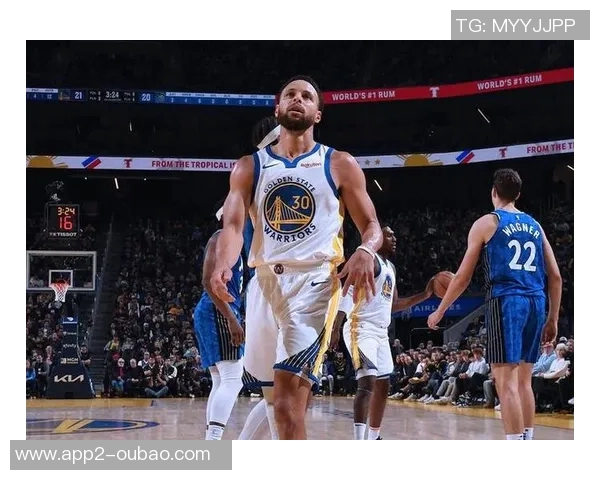 库里上半场表现分析：10投4中贡献12分1板2助1帽三分命中率提升