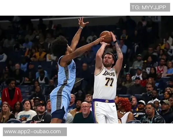 东契奇开赛前四场狂砍165分创队史纪录里夫斯以143分并列第四位