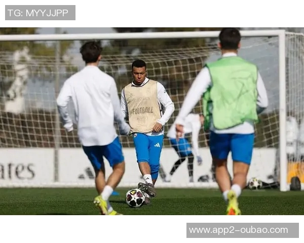 皇马官方确认姆巴佩与马斯坦托诺伤情无碍将继续参赛 皇马官方确认姆巴佩与马斯坦托诺伤情无碍将继续参赛